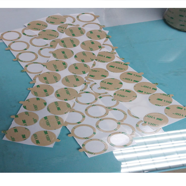 Étiquette flexible blanche brillante de durabilité et de résistance à l'humidité de qualité supérieure 3M 7605 découpée avec des matrices 